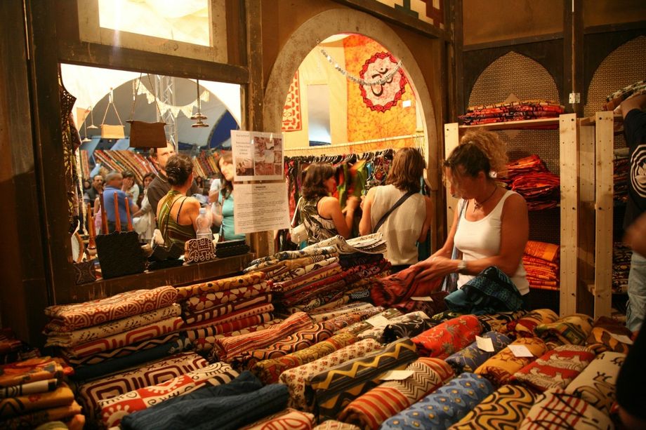 Dall'esule Dante oltre 700 anni fa ai migranti di oggi, Suq Festival celebra chi cerca un approdo e l’ecologia nell’edizione numero 23 Dall'esule Dante oltre 700 anni fa ai migranti di oggi, Suq Festival celebra chi cerca un approdo e l’ecologia nell’edizione numero 23