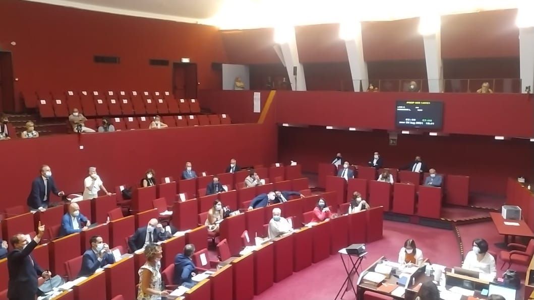 &quot;Erzelli, scintille tra Lodi e Bertorello che accusa la consigliera: &quot;Inebriata dai giornalisti&quot;, ira dell'opposizione (VIDEO)