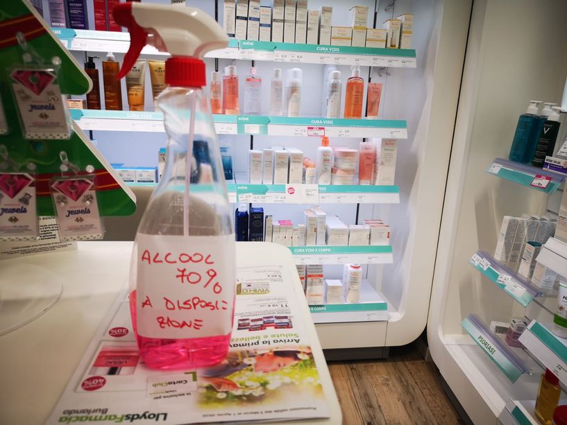 Emergenza coronavirus: sequestrate a Genova 1.100 mascherine e 900 confezioni di gel