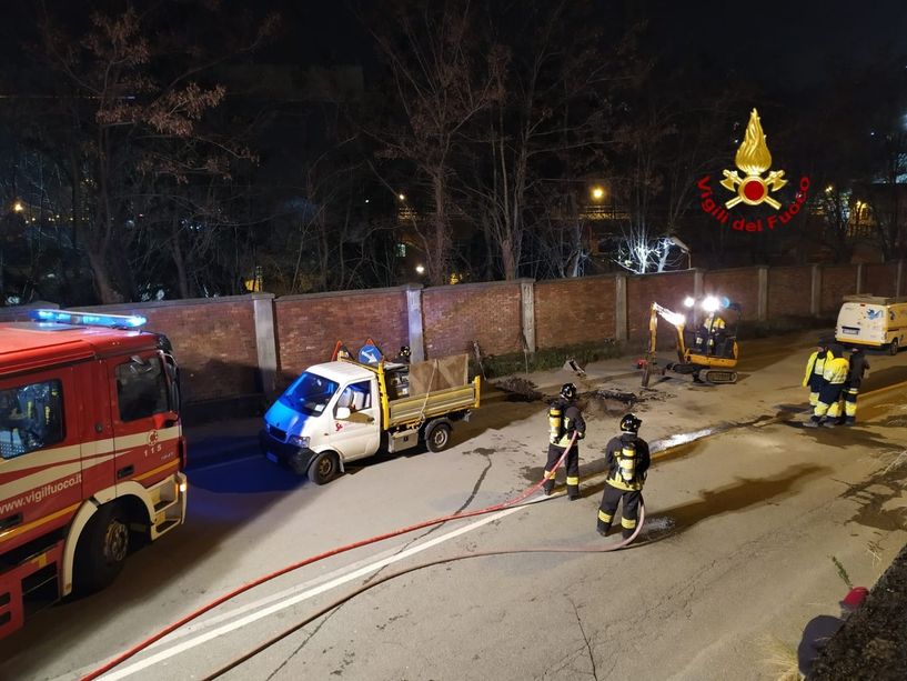 Fuga di gas in corso Perrone: sospesi i lavori al Ponte per Genova