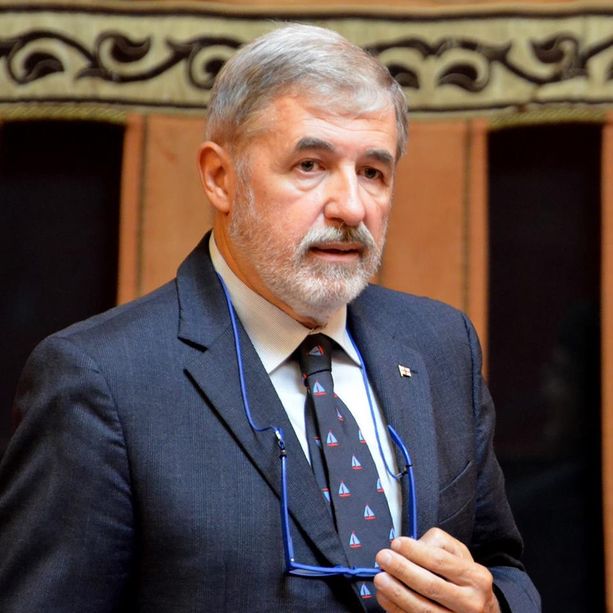 Depositi chimici, il consiglio comunale respinge il documento della minoranza, Bucci all'opposizione &quot;Tirate fuori un'idea alternativa&quot;