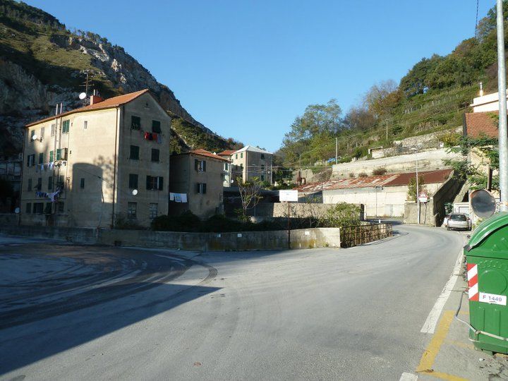 ViaChiaravagna come il ‘far west’: camion, polvere, rumore e inquinamento