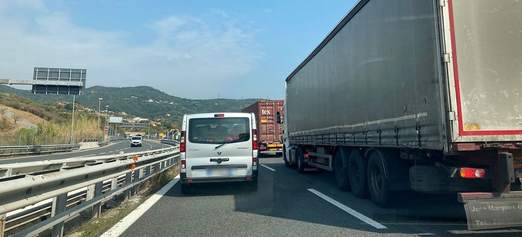 Autostrade, ancora code nella domenica del rientro, otto chilometri in A10