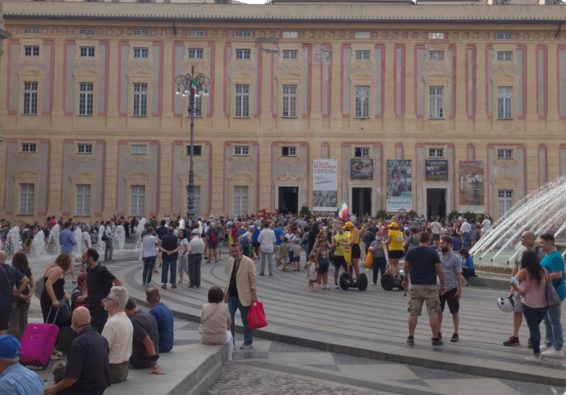&quot;No al Green Pass&quot;, dopo la manifestazione di sabato, questa sera una fiaccolata davanti a Tursi