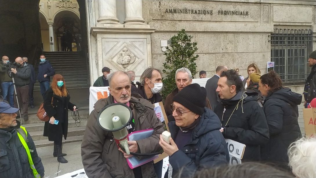 Diga Perfigli, protesta del comitato e incontro con Città Metropolitana, che ribadisce: &quot;L'opera va avanti&quot; (foto e video)