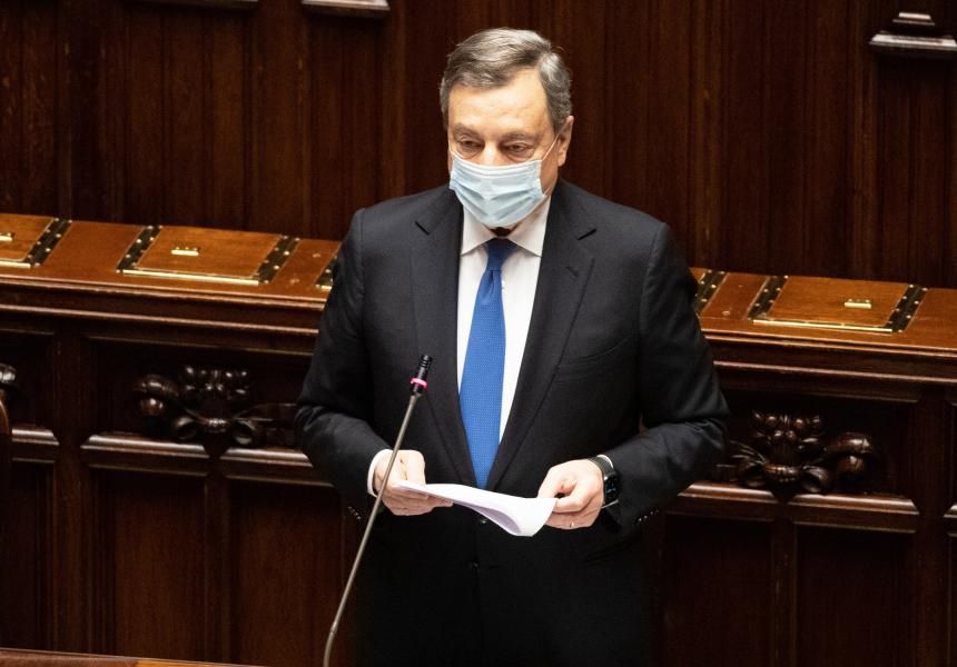 Guerra Russia-Ucraina, Draghi si commuove in Parlamento: &quot;I giorni più bui della storia europea&quot;