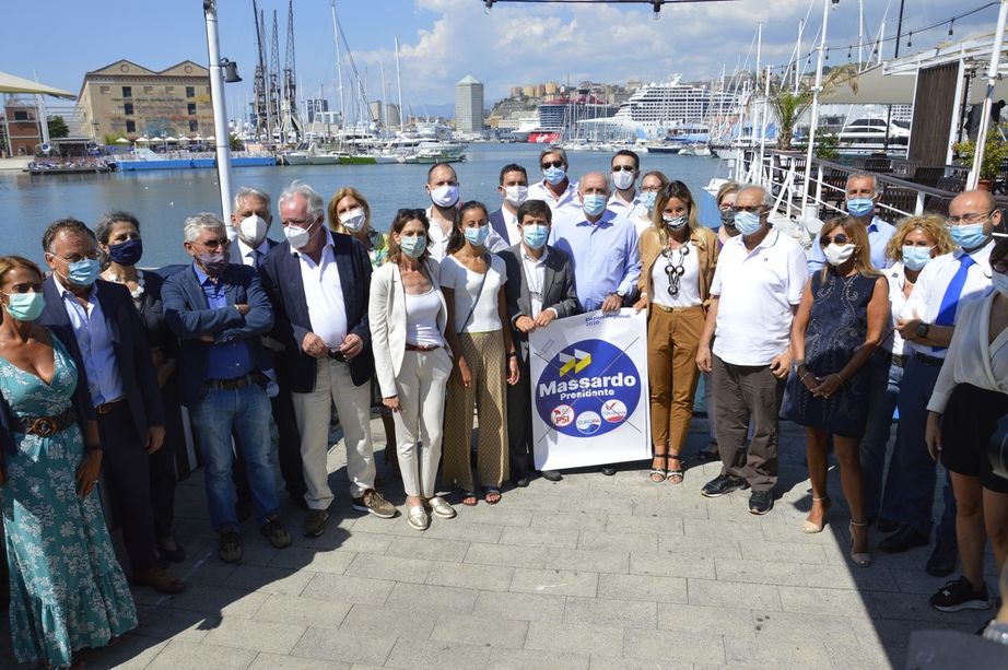 Massardo presenta i candidati per la corsa alla Regione: "Presenza forte della società civile per dare un futuro alla Liguria" (VIDEO e FOTO)