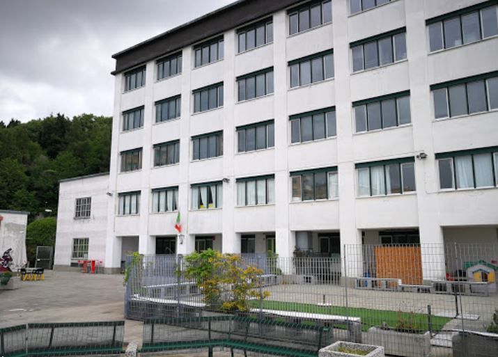 Oregina, assalto al centro migranti di via Costanzi, giovani del quartiere contro minori stranieri ospitati nella struttura