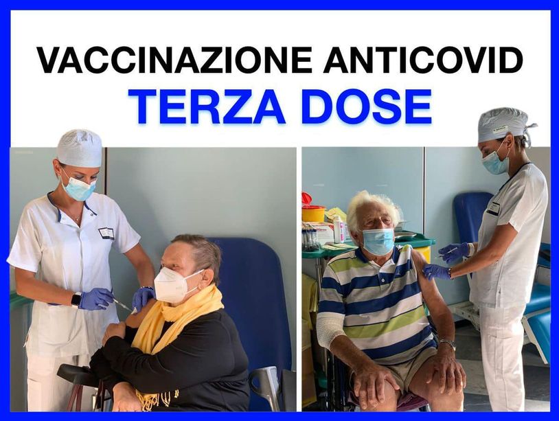 Vaccini, al via la terza dose, i primi due a riceverla sono due pazienti del Galliera