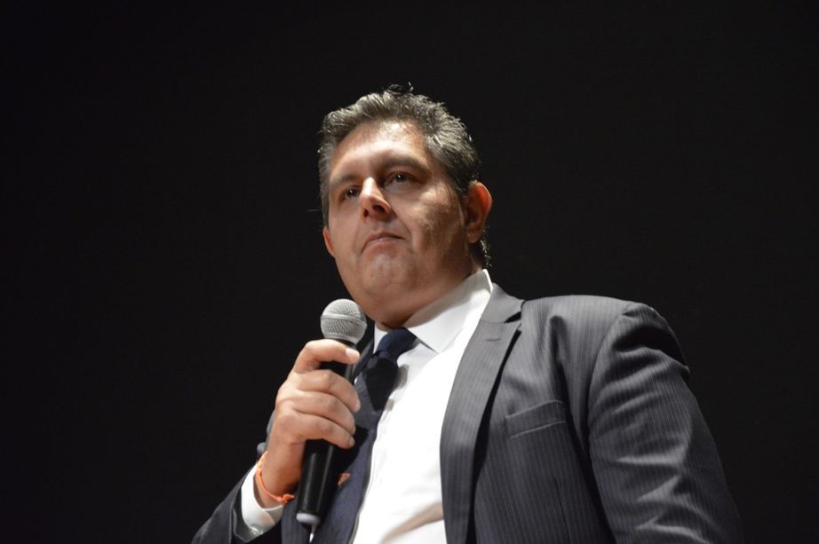 Coronavirus, Toti pensa alla fase due già per il 27 aprile: "Allo studio un'ordinanza per attività produttive, pesca e jogging" (VIDEO)