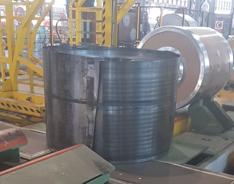 Ex Ilva, rotolo della linea d'imballo si ribalta e cade, è il terzo incidente nel giro di un mese