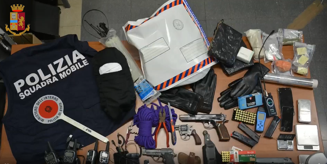 Tentano di sequestrare un imprenditore genovese: 6 arresti della Polizia a Varazze (FOTO E VIDEO)