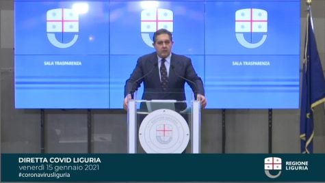 Scuola, superiori ancora "a distanza" per una settimana. Toti: "Riaprirle ora sarebbe stato incoerente"