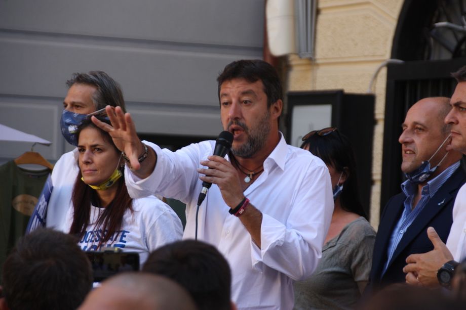Loano, Salvini sulla sanità in Liguria: "Se qualcuno parla di poltrone prima del voto manca di rispetto ai liguri" (FOTO e VIDEO)