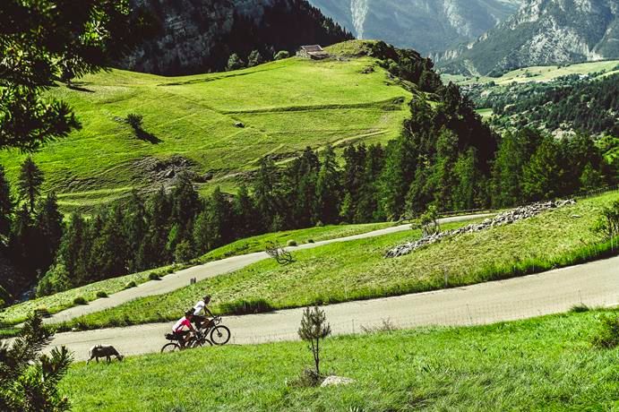 Ai confini della realtà: parte dalla Costa Azzurra il campionato di ciclismo di ultra-distanza (Video e foto)