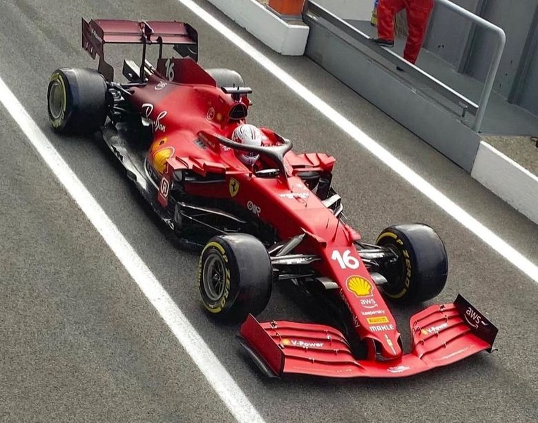 F1. Spettacolo e colpi di scena a Monza. Patatrac Verstappen-Hamilton, doppietta McLaren, Leclerc quarto