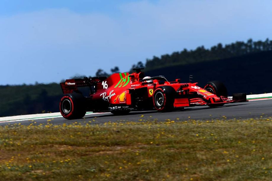 F1. A Portimao sfuma la centesima pole di Hamilton. Leclerc ottavo, quinto Sainz con l'altra Ferrari