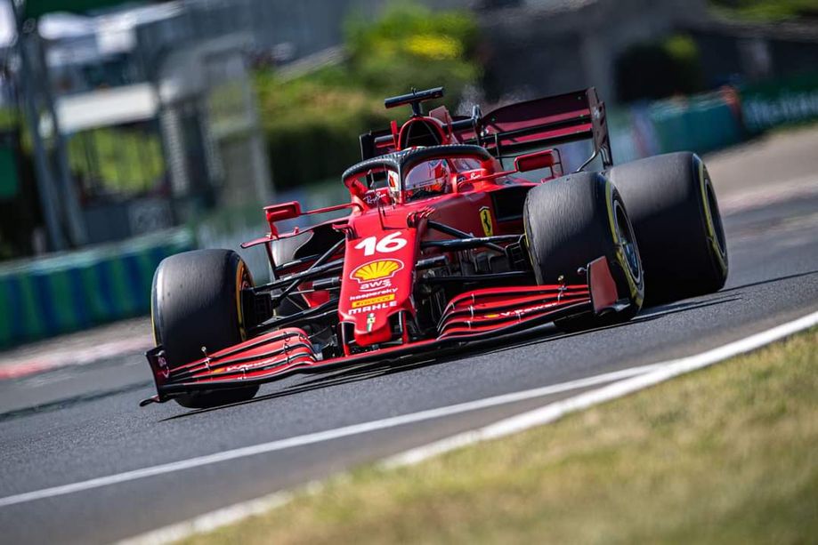 F1. In Ungheria la Ferrari si conferma &quot;pazza&quot;. Solo settimo Leclerc, prima fila Mercedes e pole a Hamilton