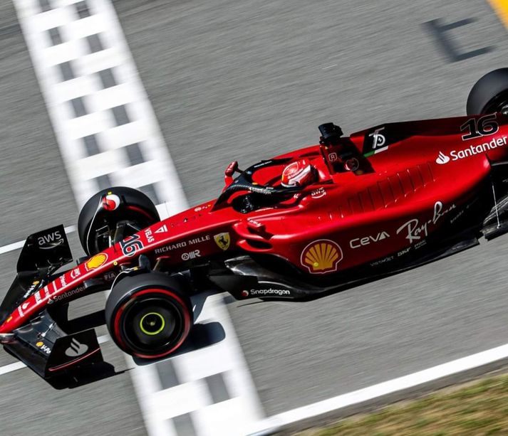 F1. In Spagna super pole position di Leclerc davanti a Verstappen: ma la Ferrari dovrà sciogliere il nodo dell'usura gomme