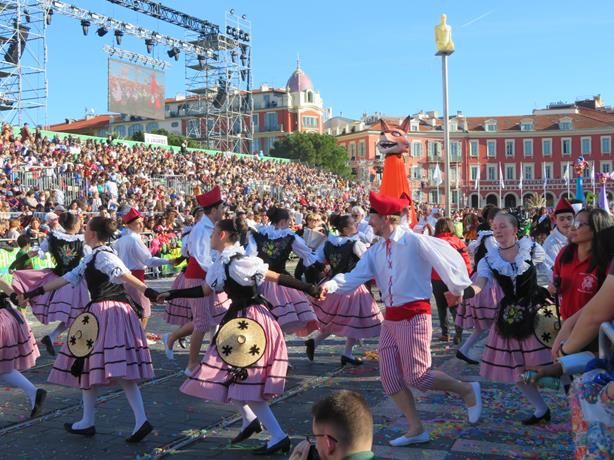 La “Parada Nissarda” conquista Nizza (Foto)