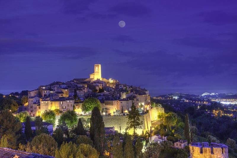 Saint-Paul de Vence presenta la sua Biennale Internazionale, dove arte e cultura si incontrano