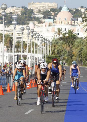 Domani, sulle strade di Nizza, si corre l’Ironman 70.3