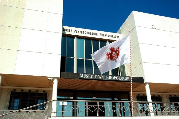 Spettacoli notturni e proiezioni a Villa Paloma nel cuore del  Museo di antropologia preistorica di Monaco!