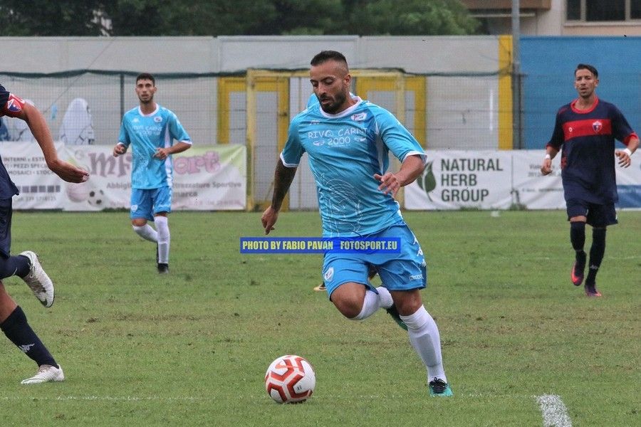 Calcio, Serie D. Sanremese, il momento è negativo e Marco Spinosa non ci gira intorno guardando avanti: &quot;Noi giocatori siamo tutti con mister Ascoli e l'intero staff. Il Vado? Vale una finale&quot;
