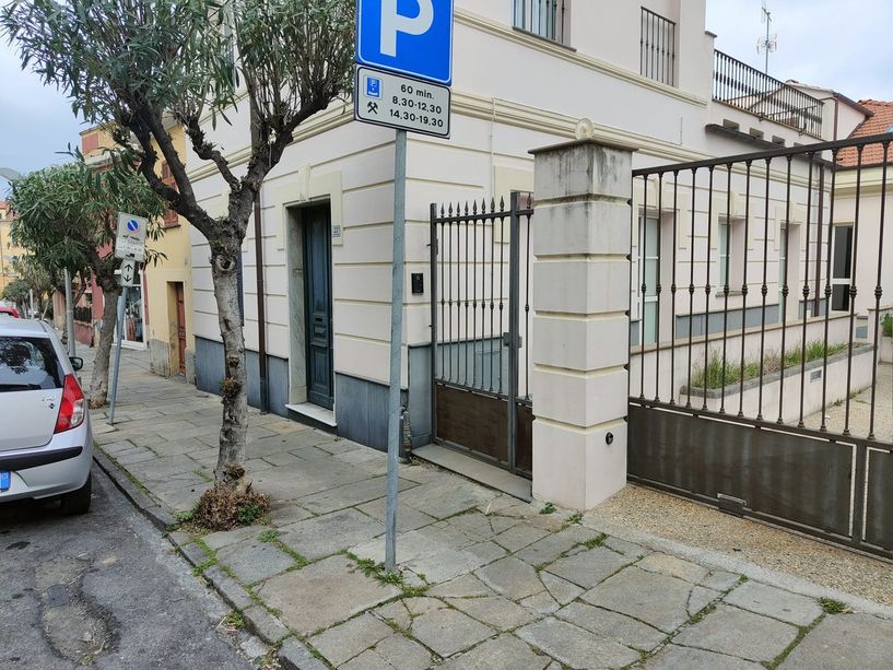 Imperia, nel centro di Porto Maurizio una comunità terapeutica per malati psichici: i timori di residenti e commercianti (foto)