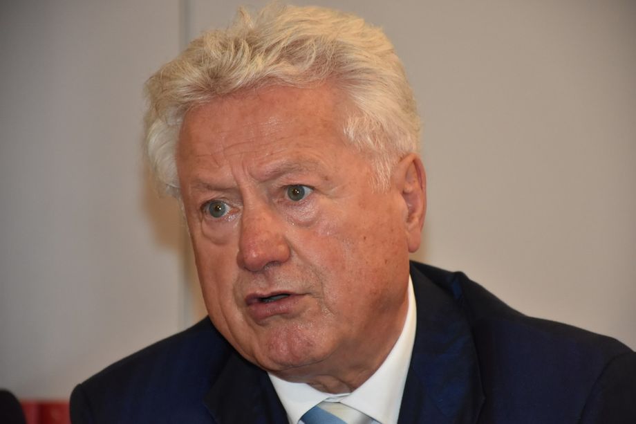 Ventimiglia: Scullino si toglie gli 'scogli' dalle scarpe &quot;Di Muro è un traditore, ma la frattura è solo con lui&quot; (Video)