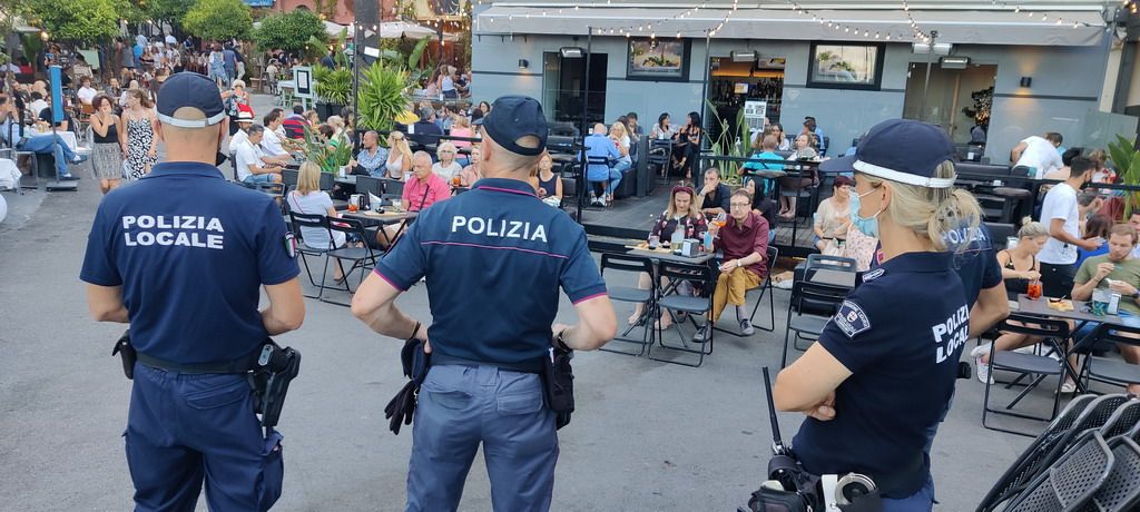Sanremo: serie di controlli delle forze dell'ordine, nessuna sanzione ma informazioni ai locali (Foto)