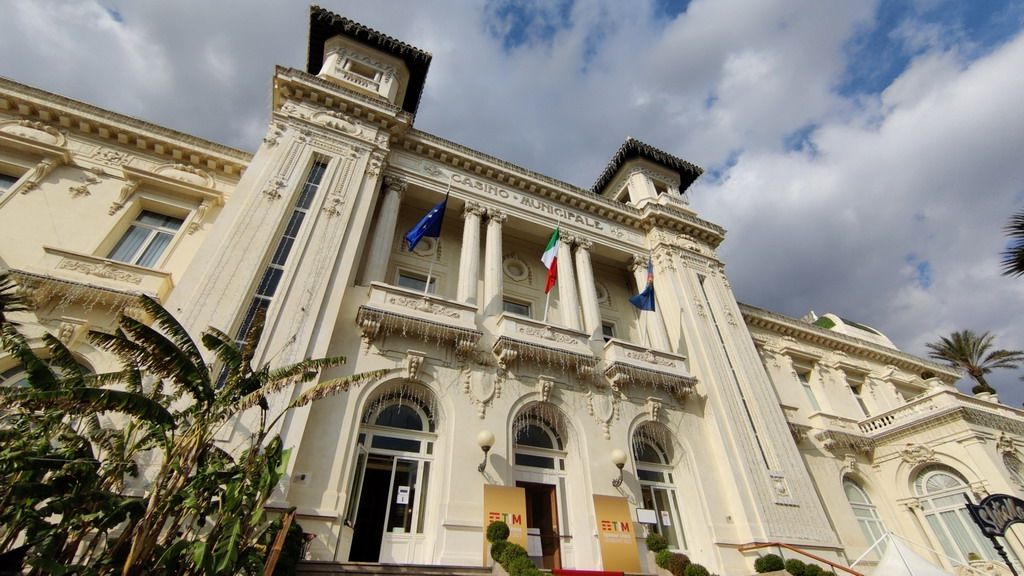 Sanremo: a un mese e mezzo dall'apertura il Casinò è sopra la media giornaliera degli incassi pre Covid (Video)