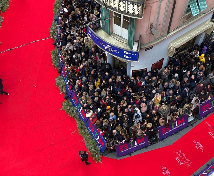 Sanremo: oltre 60 mila presenze in centro per il gran finale del Festival, e intanto sul web spopola lo spot prodotto dal Comune (Video)
