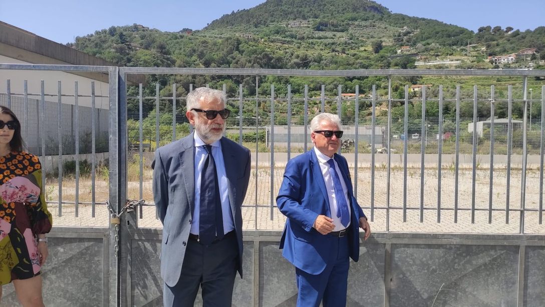 Ventimiglia: sopralluogo di Sindaco e Prefetto, confermato il centro di accoglienza provvisorio al Parco Roya (Foto e Video)
