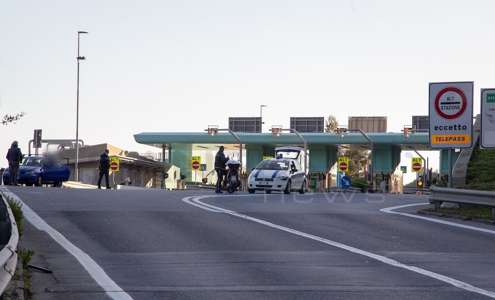 Coronavirus, con il nuovo decreto spostamenti vietati tra regioni dal 16 gennaio al 5 marzo, visite a parenti e amici una volta al giorno