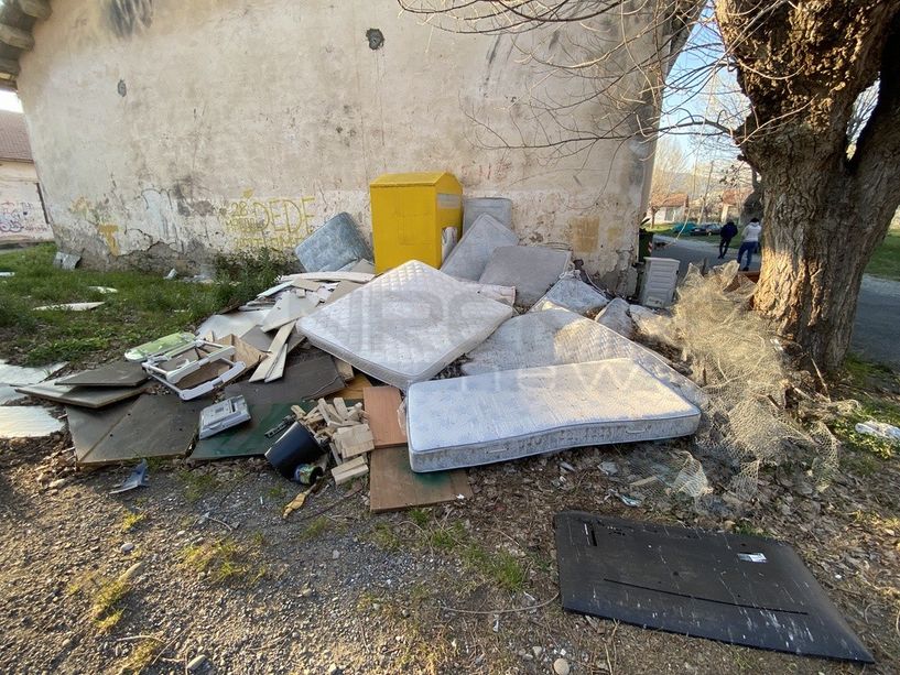 Taggia: discarica abusiva alle ex Caserme Revelli, Conio "Convocate Caritas e Amaie Energia ma non sarà l'unico provvedimento"