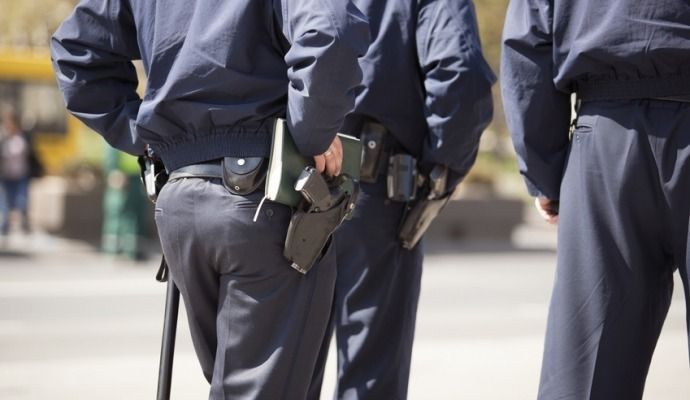 San Lorenzo al Mare, uomo in divisa chiede 25 euro casa per casa per le ronde cittadine: &quot;È una truffa, non fate entrare nessuno&quot;