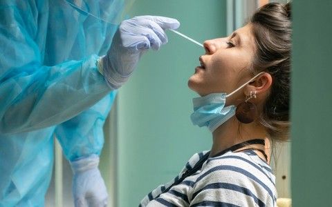 Covid, si fa strada l'ipotesi del taglio della quarantena, per i vaccinati potrebbe durare cinque giorni