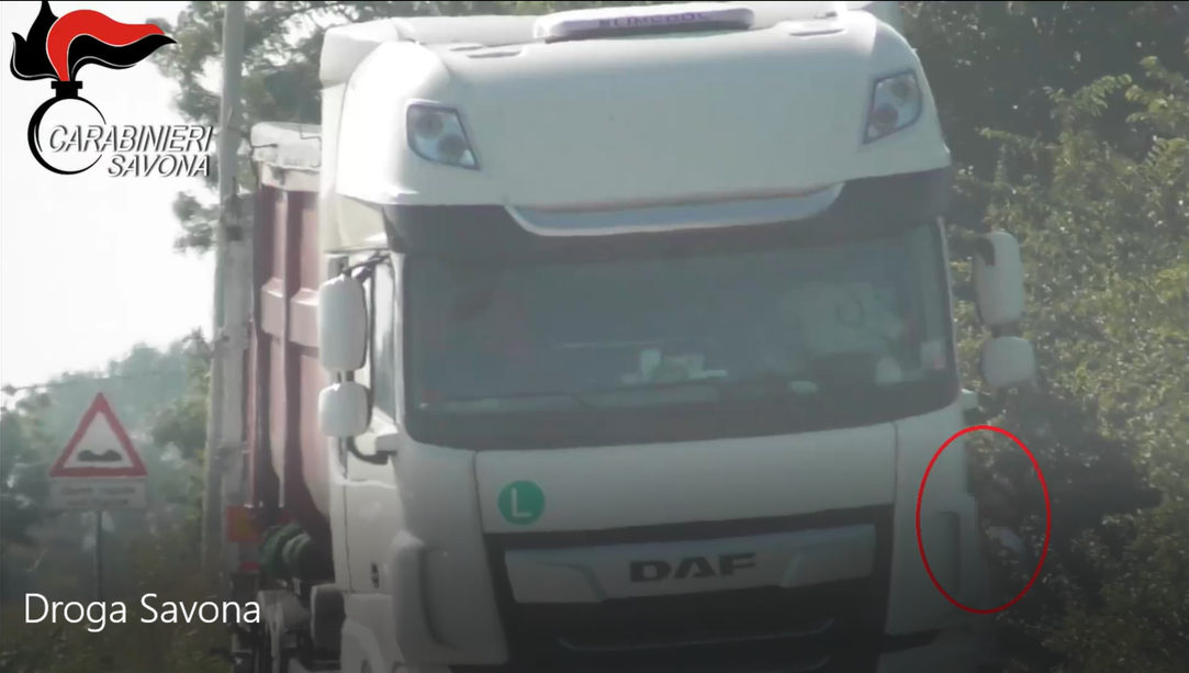 27kg di marijuana pronti per essere spacciati nei locali notturni del savonese: arrestato 33enne dai carabinieri (FOTO E VIDEO)