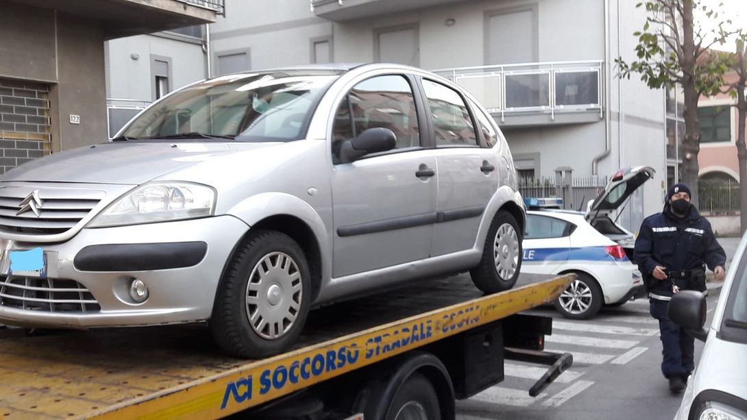 Albenga, ha un malore alla guida e perde il controllo della sua auto: muore 69enne