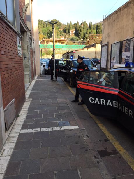 Ortovero, caricano del ferro rubato da un terreno privato su un furgone: arrestati dai carabinieri (FOTO)