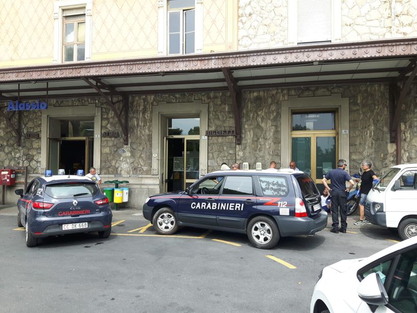 Ubriaco aggredisce e minaccia i Carabinieri sul bus tra Albenga e Alassio