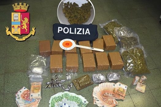 Savona, i poliziotti della Squadra Mobile sequestrano oltre 15 kg di droga: due arresti
