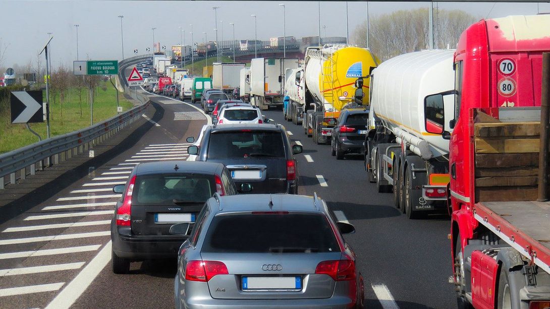 Autostrade, futuro con meno Benetton e più Stato. Toti: &quot;Tanto rumore a spese degli italiani&quot;. Tosi (M5S): &quot;Aspi pagherà il conto per i mancati investimenti&quot;