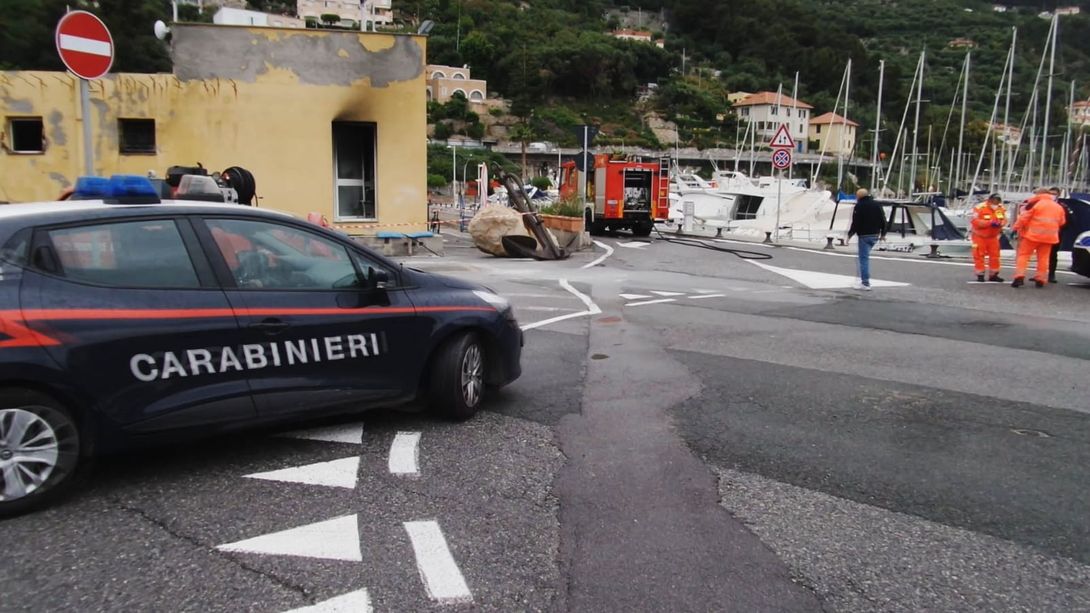 Accoltellamento e incendio al porto di Finale: domani l'interrogatorio del 52enne