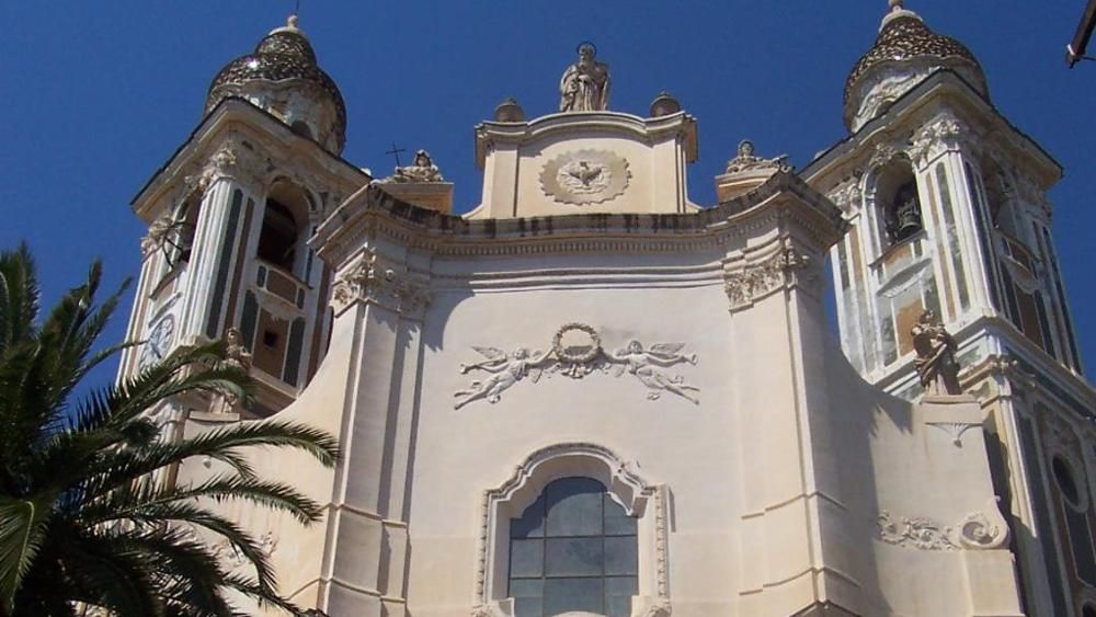 Sta meglio don Danilo, parroco di Laigueglia. Ma la polemica prosegue su Facebook. Il sindaco: &quot;Basta! Gettiamoci alle spalle tutta questa storia&quot;