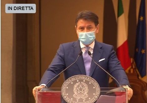 Conte: &quot;Nuovi sacrifici per evitare un secondo lockdown che il Paese non potrebbe permettersi&quot;