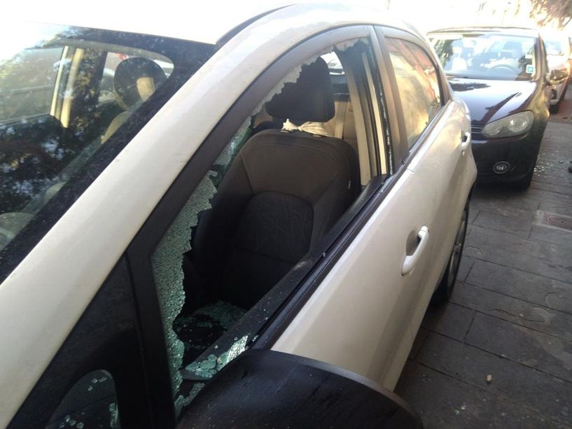 Albenga, individuato e denunciato dai carabinieri l'autore del raid dei finestrini di auto