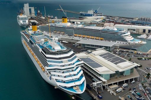 Dopo i casi da Coronavirus in arrivo la Costa Luminosa a Savona, sindaco Caprioglio: "Rassicurati su sbarco e trasferimento dei passeggeri" Dopo i casi da Coronavirus in arrivo la Costa Luminosa a Savona, sindaco Caprioglio: "Rassicurati su sbarco e trasferimento dei passeggeri"