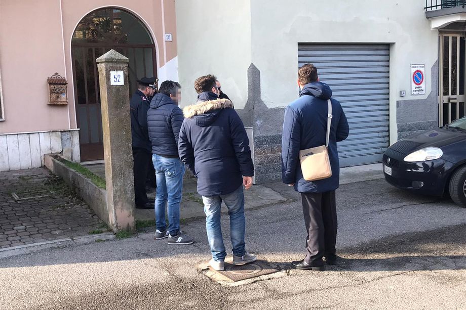 Tragedia familiare a Carcare: figlio spara all'anziana madre e poi si toglie la vita